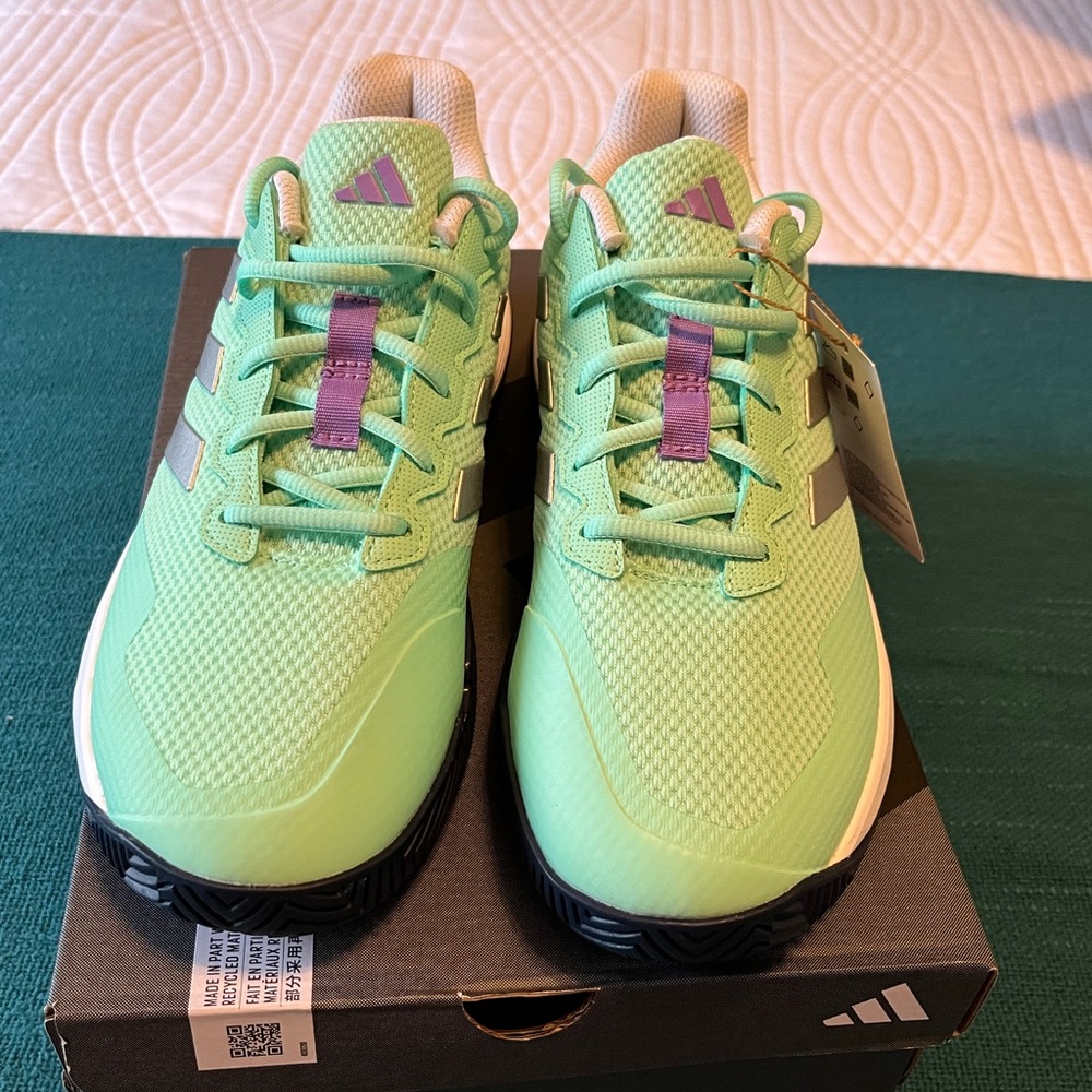 Size 9.5 Women’s Gamecourt 2 Tennis Shoes Pulse Mint and Silver Metallic NWT